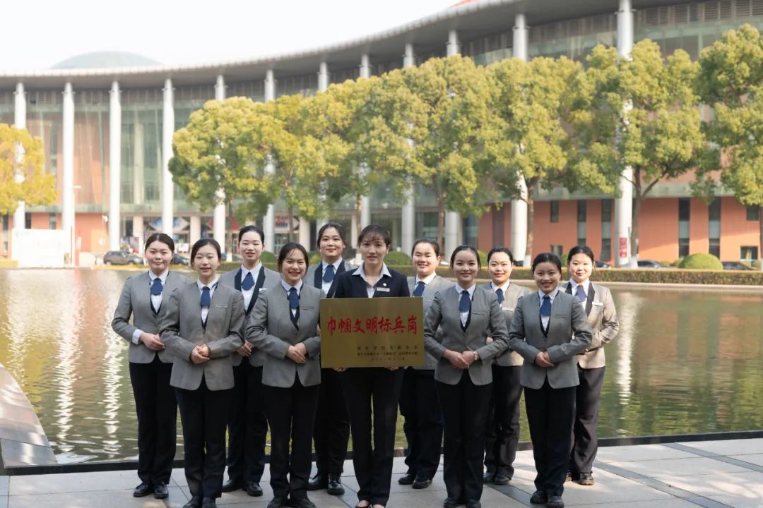 芳菲四月 | 看五彩缤纷 绽斗争优美_非凡国际|文化金融|艺术教育|文化旅游