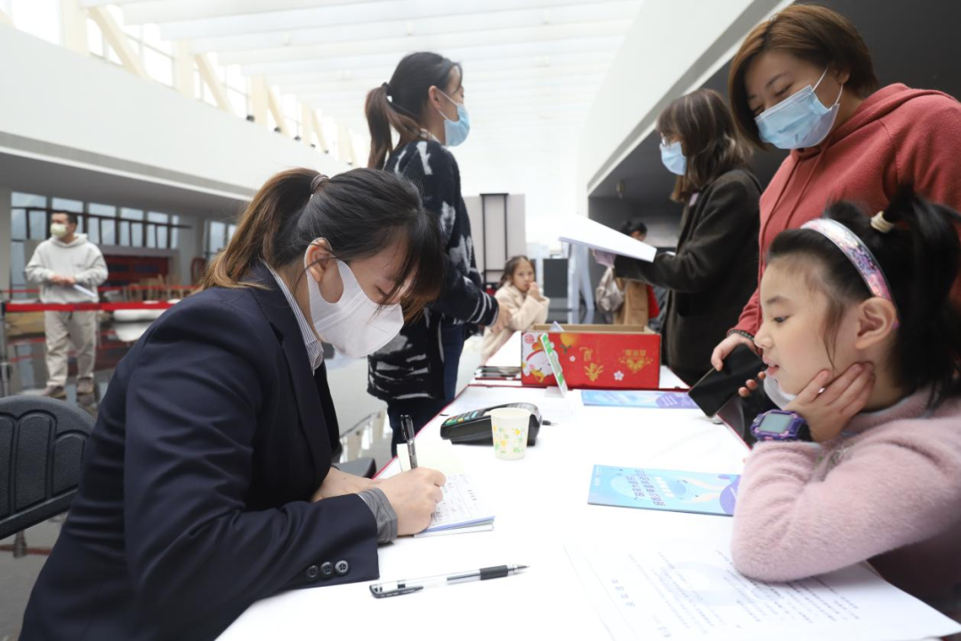 芳菲四月 | 看五彩缤纷 绽斗争优美_非凡国际|文化金融|艺术教育|文化旅游
